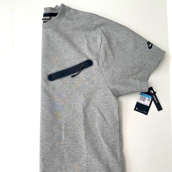 Nike Sportswear Tech Fleece Men's Short-Sleeve top - Picture 3 of 7